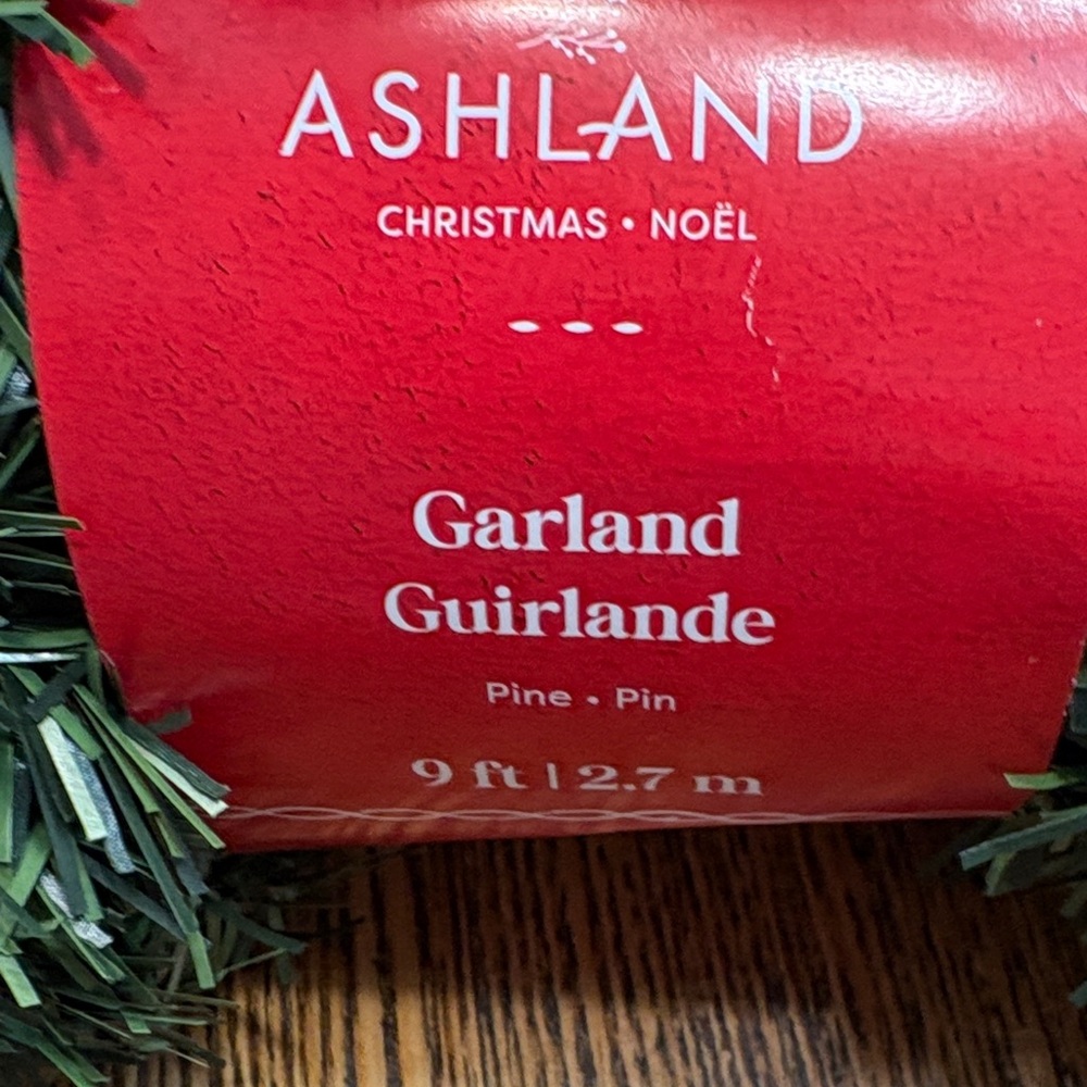 Ashland Festive Green Garland lot of 2 - 9ft / 2.7M - Picture 3 of 4